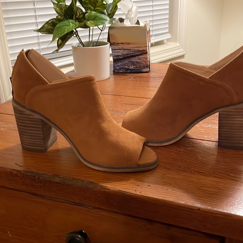 Tan Booties with toe out